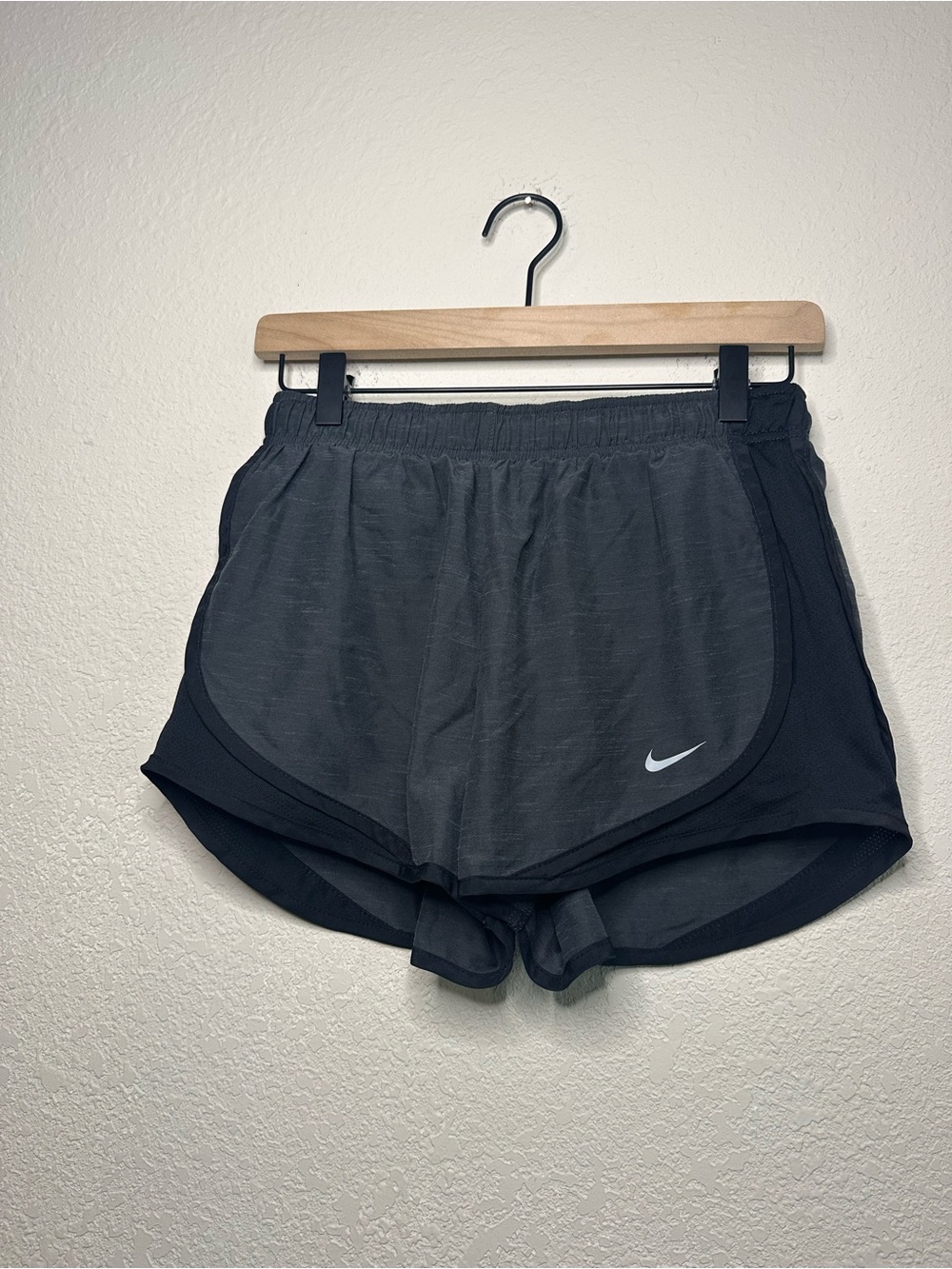 Nike Women's Black Heather Athletic Shorts Size Small